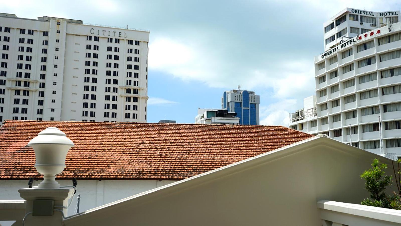 The George Penang By The Crest Collection Ξενοδοχείο Τζωρτζ Τάουν Εξωτερικό φωτογραφία The hotel in 2011
